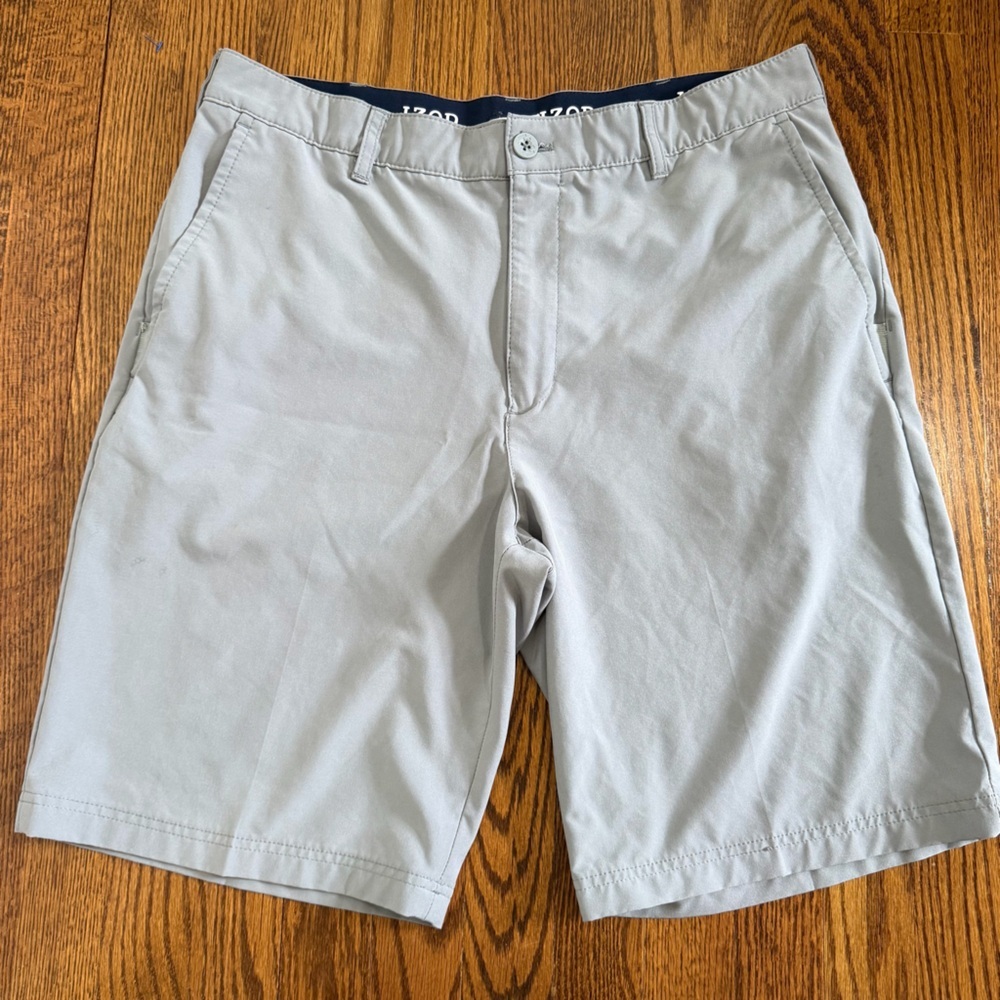 Izod Golf Flat Front Gray Shorts Size 36